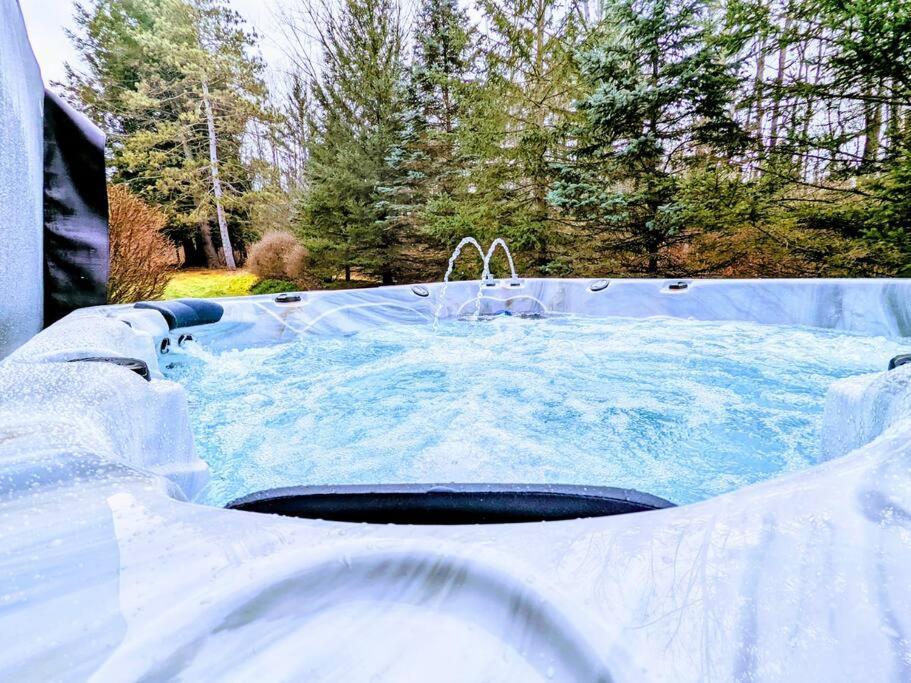 Artemis Lakehouse - Hot Tub, Lakefront & Racetrack Villa Saratoga Springs Luaran gambar